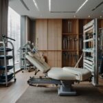 Como tratar o estiramento de costelas causado pela pressão no solo