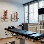 Exercícios com halteres mais seguros segundo a fisioterapia